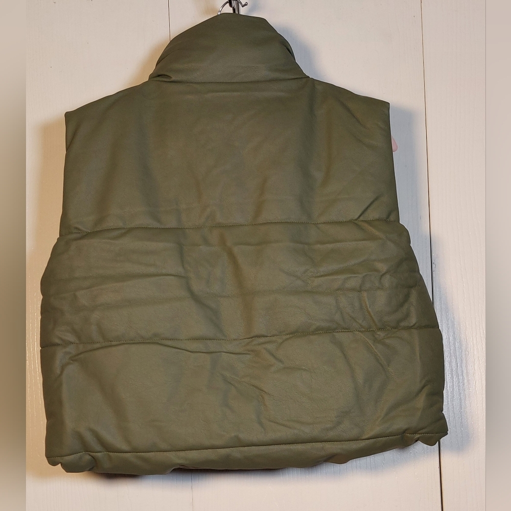 PrettyLittleThing NWT Olive Faux Leather Drop Hem Gilet Puffer Vest Size XL Tall - Picture 7 of 12